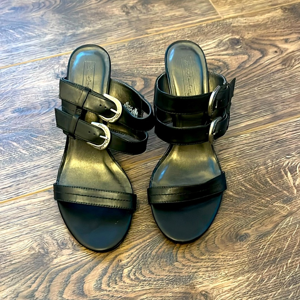 New Harley Davidson black leather slides. 8.5